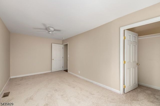 13 Island Trl, West Milford Twp., NJ 07421
