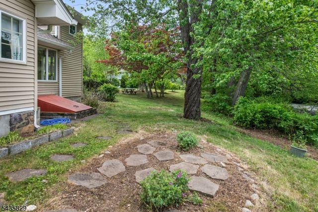 13 Island Trl, West Milford Twp., NJ 07421