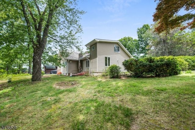 13 Island Trl, West Milford Twp., NJ 07421