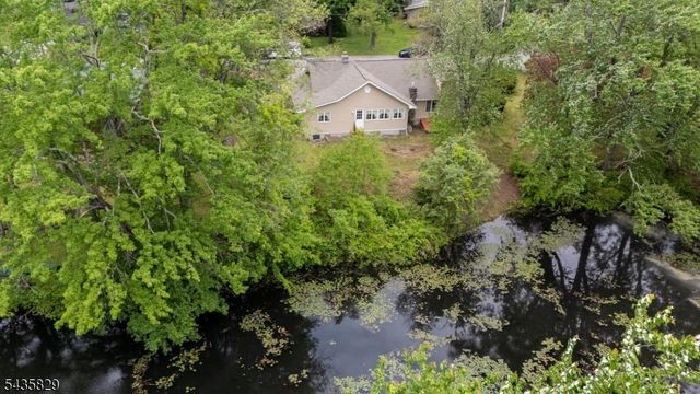 13 Island Trl, West Milford Twp., NJ 07421