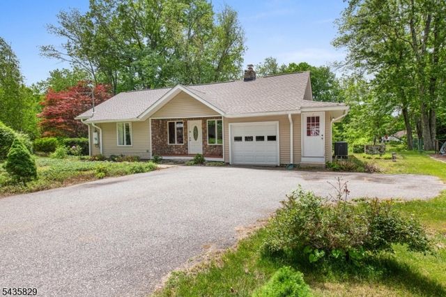 13 Island Trl, West Milford Twp., NJ 07421