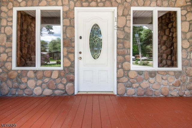 13 Island Trl, West Milford Twp., NJ 07421