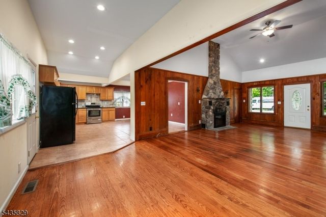 13 Island Trl, West Milford Twp., NJ 07421
