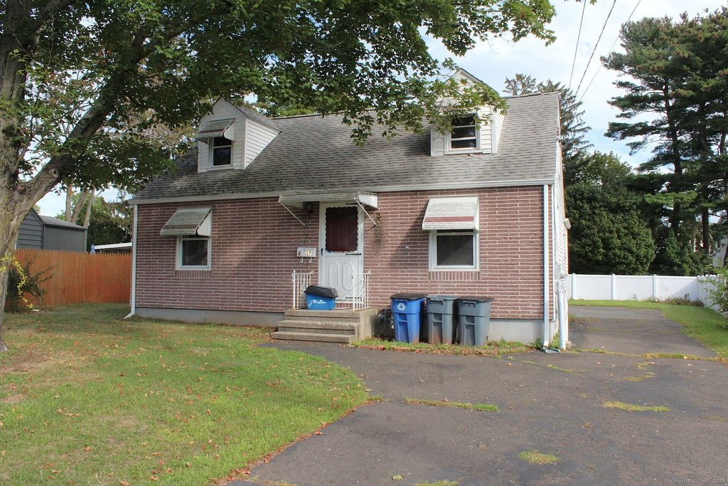 17 Guilford Court, East Haven, CT 06512
