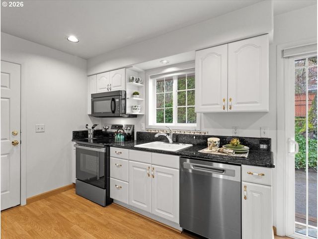 6544 Sw 46TH Pl, Portland, OR 97221