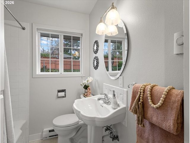 6544 Sw 46TH Pl, Portland, OR 97221