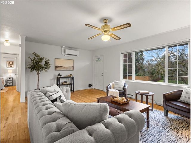 6544 Sw 46TH Pl, Portland, OR 97221