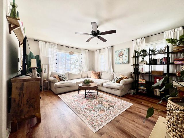 160 W Crawford AVENUE, Milwaukee, WI 53207