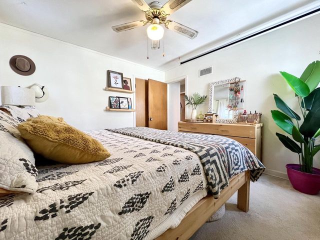 160 W Crawford AVENUE, Milwaukee, WI 53207