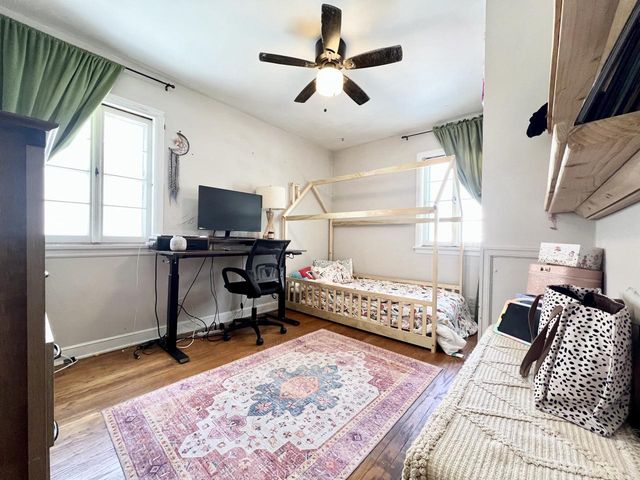 160 W Crawford AVENUE, Milwaukee, WI 53207