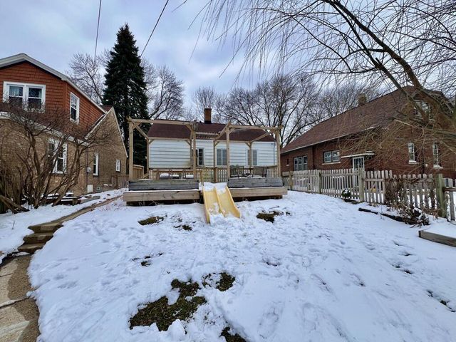 160 W Crawford AVENUE, Milwaukee, WI 53207