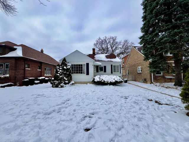 160 W Crawford AVENUE, Milwaukee, WI 53207