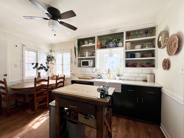 160 W Crawford AVENUE, Milwaukee, WI 53207