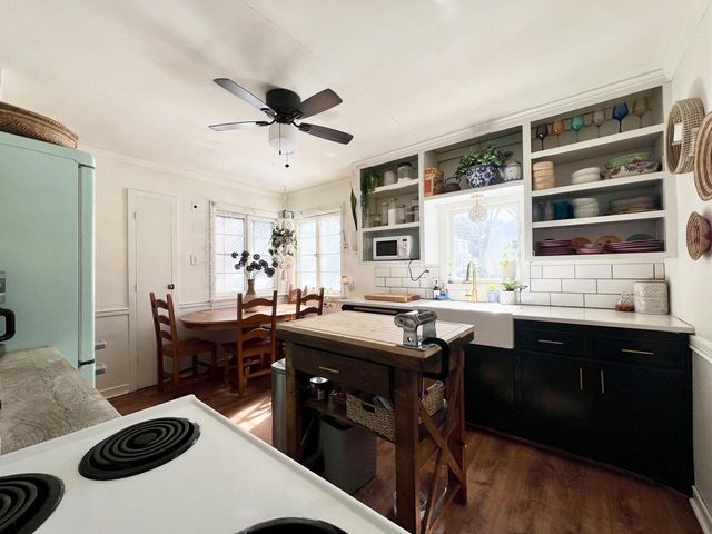 160 W Crawford AVENUE, Milwaukee, WI 53207