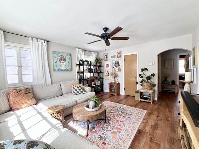 160 W Crawford AVENUE, Milwaukee, WI 53207