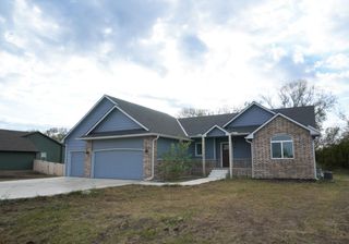 515 S Arbor Valley Way, Valley Center, KS 67147