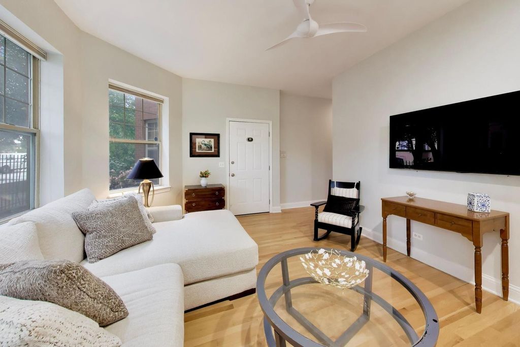 4018 N Mozart Street 1N, Chicago, IL 60618 — photo 4