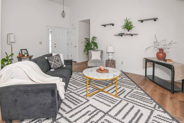 3311 S TULIP Avenue, Bloomington, IN 47403