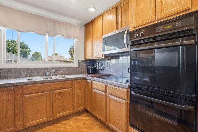 439 Wisteria Drive, East Palo Alto, CA 94303