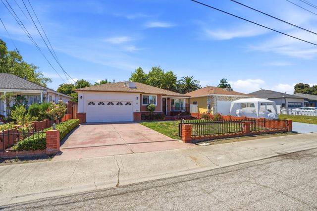 439 Wisteria Drive, East Palo Alto, CA 94303
