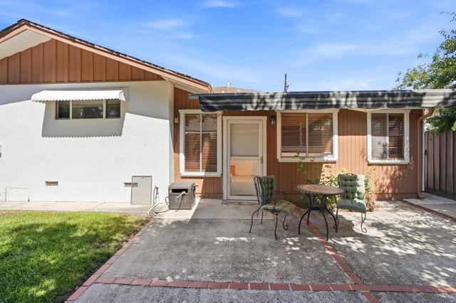 439 Wisteria Drive, East Palo Alto, CA 94303