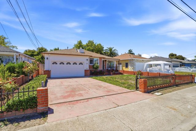 439 Wisteria Drive, East Palo Alto, CA 94303