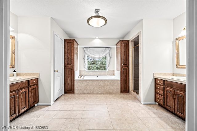 1104 Breckenridge Drive, Van Buren, AR 72956