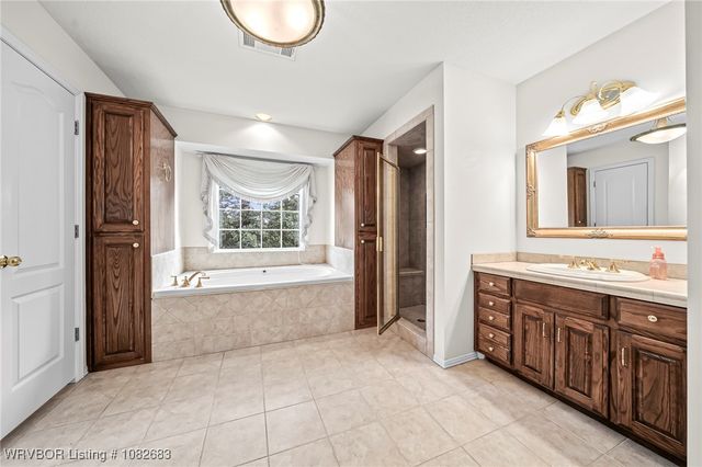 1104 Breckenridge Drive, Van Buren, AR 72956