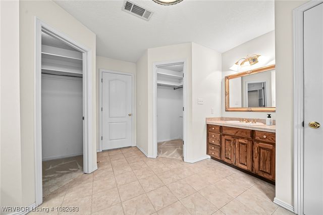 1104 Breckenridge Drive, Van Buren, AR 72956