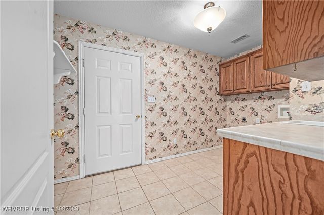 1104 Breckenridge Drive, Van Buren, AR 72956