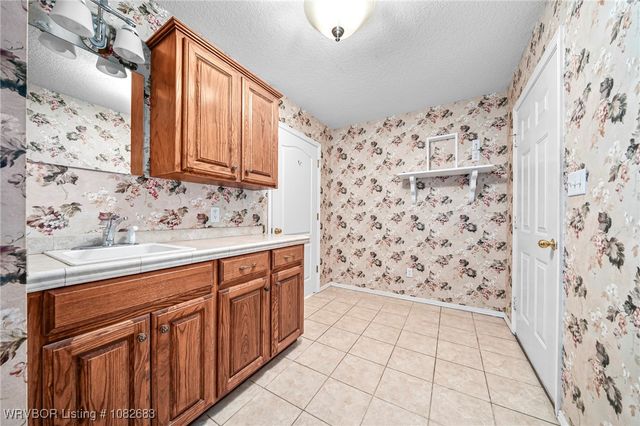 1104 Breckenridge Drive, Van Buren, AR 72956