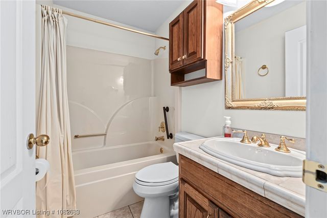 1104 Breckenridge Drive, Van Buren, AR 72956