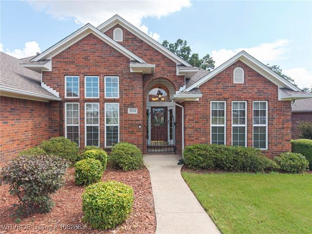 1104 Breckenridge Drive, Van Buren, AR 72956