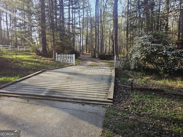 30 W Price Drive W, Locust Grove, GA 30248