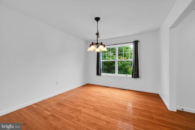 21 HONEYSUCKLE DR, Marietta, PA 17547