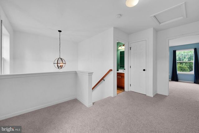 21 HONEYSUCKLE DR, Marietta, PA 17547