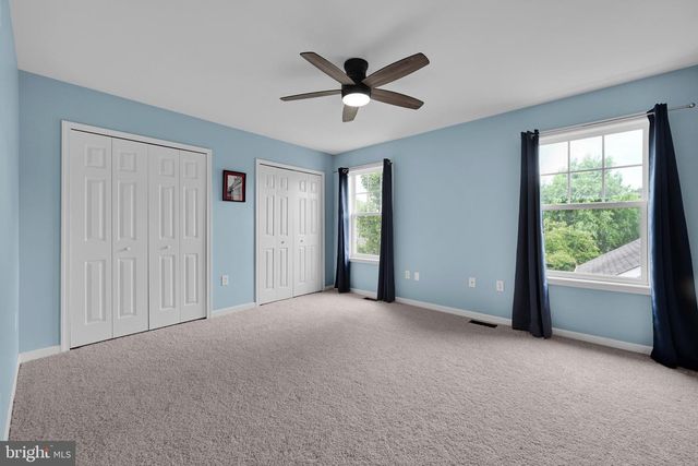 21 HONEYSUCKLE DR, Marietta, PA 17547