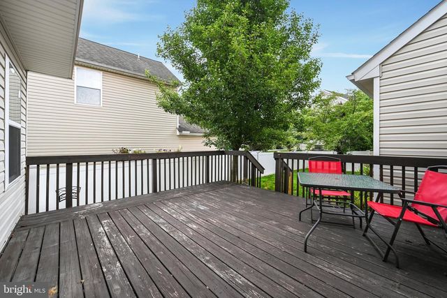 21 HONEYSUCKLE DR, Marietta, PA 17547