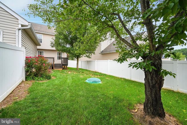 21 HONEYSUCKLE DR, Marietta, PA 17547