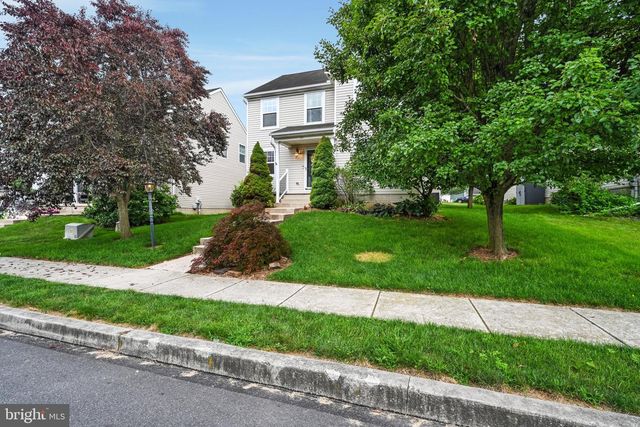 21 HONEYSUCKLE DR, Marietta, PA 17547