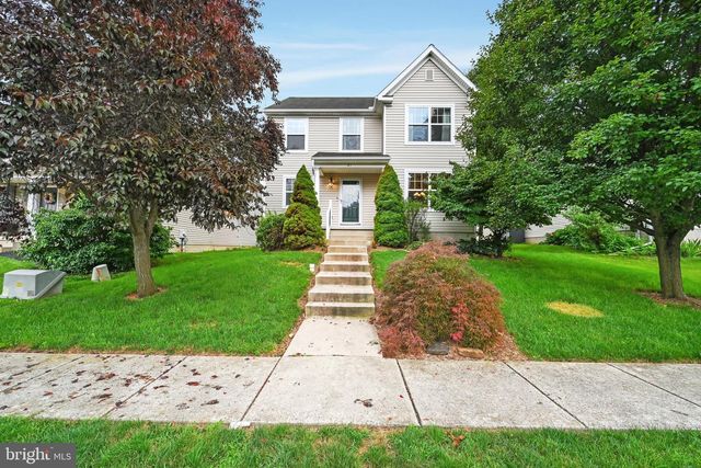 21 HONEYSUCKLE DR, Marietta, PA 17547