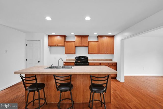 21 HONEYSUCKLE DR, Marietta, PA 17547