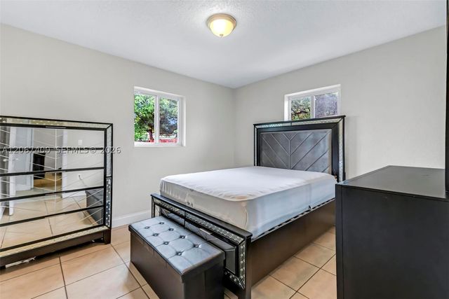 3271 NW 173rd Ter, Miami Gardens, FL 33056