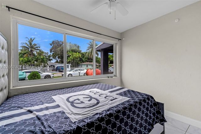 3271 NW 173rd Ter, Miami Gardens, FL 33056