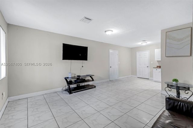 3271 NW 173rd Ter, Miami Gardens, FL 33056