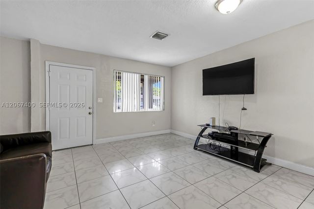3271 NW 173rd Ter, Miami Gardens, FL 33056