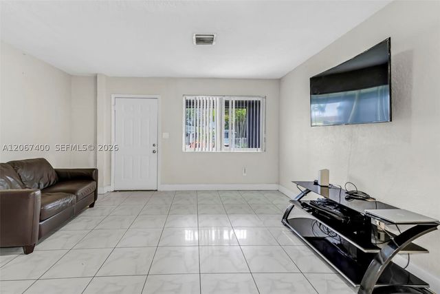 3271 NW 173rd Ter, Miami Gardens, FL 33056