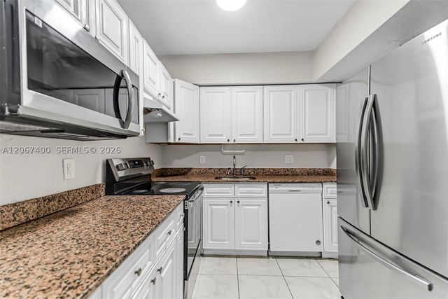 3271 NW 173rd Ter, Miami Gardens, FL 33056