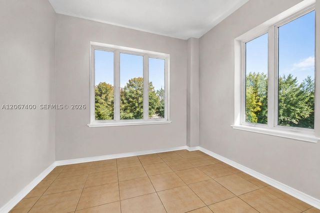 3271 NW 173rd Ter, Miami Gardens, FL 33056