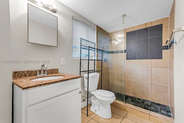 3271 NW 173rd Ter, Miami Gardens, FL 33056